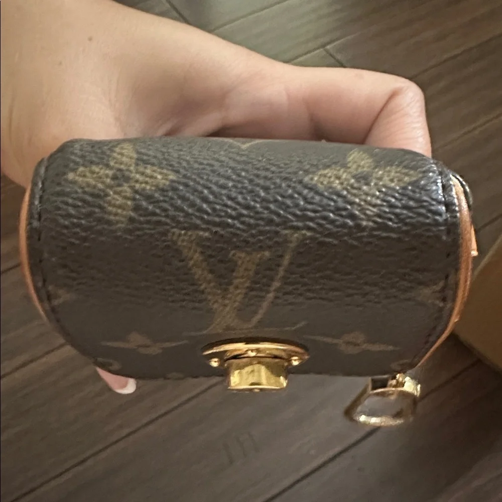 Louis Vuitton Mini Pouch Pochette Key Pouch Turnlock pochette cles LV bag charm - Picture 10 of 17